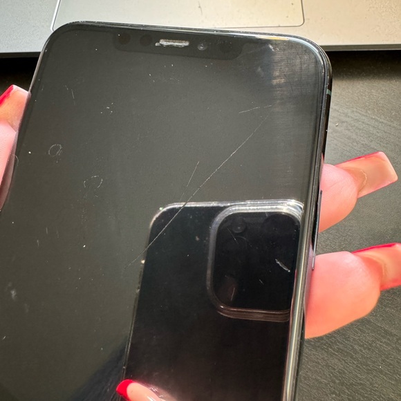 iPhone 11 Pro Max 64GB (Green) - Picture 3 of 4